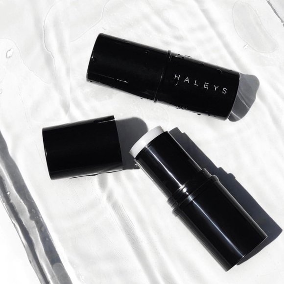 HALEYS Beauty Other - RE:FRESH Cleansing Stick
